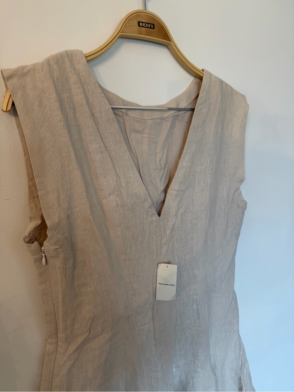 Abercrombie & Fitch Neutral Beige V-Neck Sleeveless Mini Dress - Picture 3 of 6